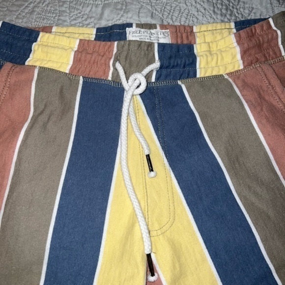 FREE PLANET Shorts 2 for $22❇️ - Picture 4 of 7